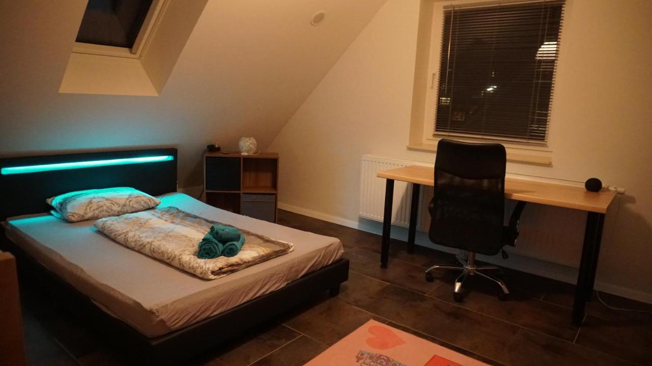 Neubau, Moderne Haushaelfte In Hamburg Apartment Bagian luar foto