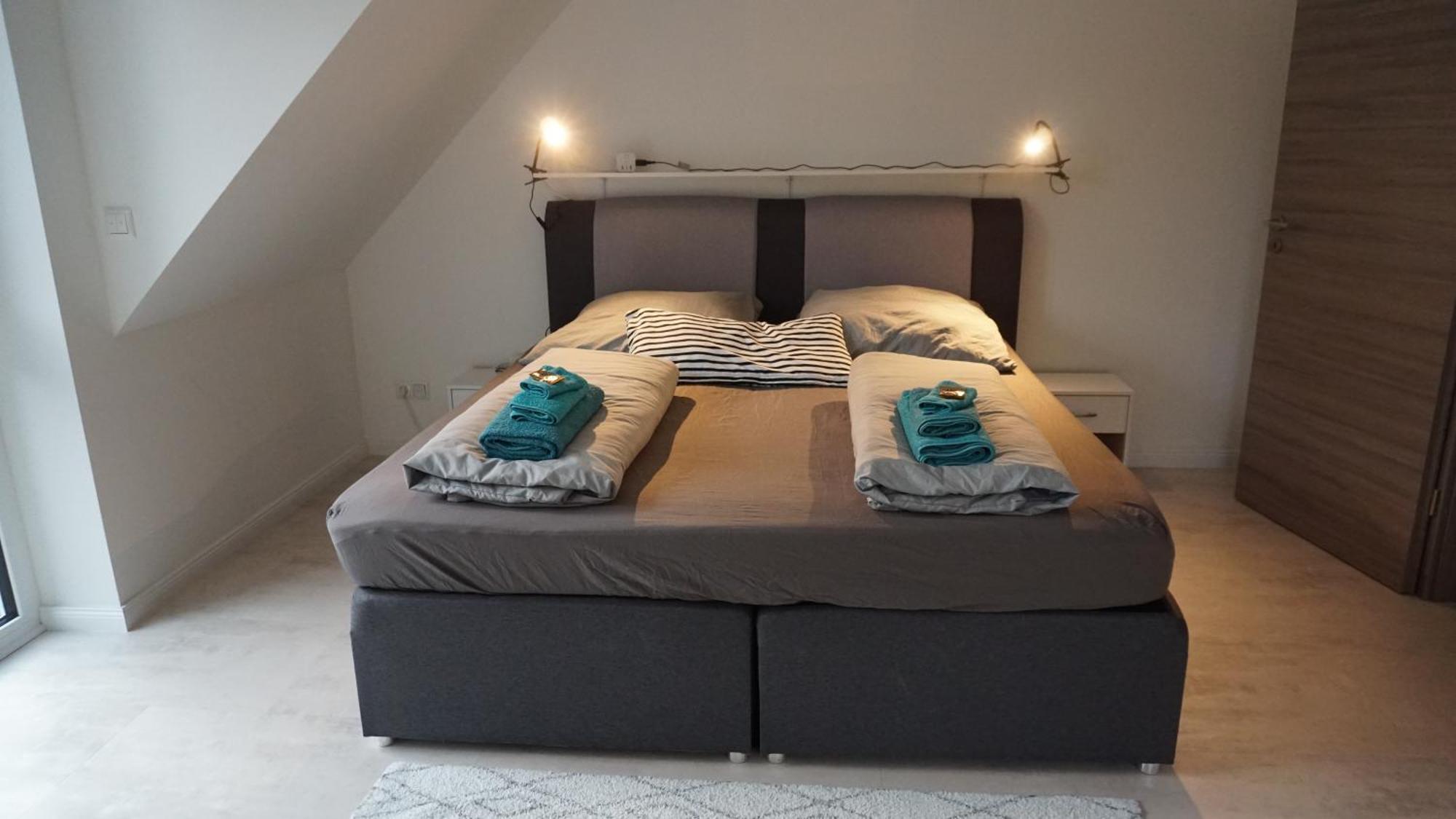Neubau, Moderne Haushaelfte In Hamburg Apartment Bagian luar foto